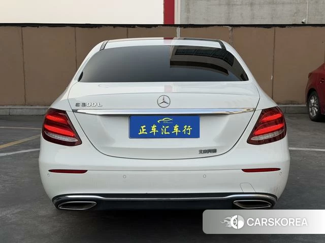 Mercedes-Benz E-class id 3896125 из Китая 5