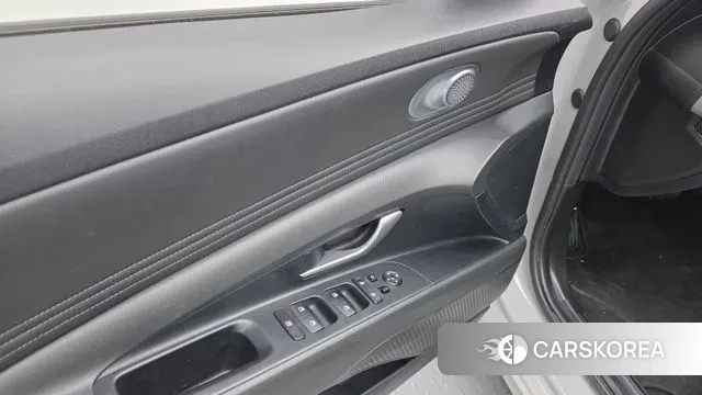 Hyundai Avante (CN7) 2021 Серебристо-серый из Кореи, фото 5