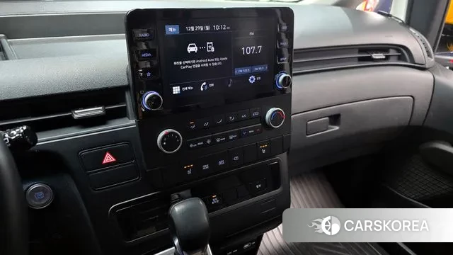 Hyundai Staria 2023 Желтый из Кореи, фото 5