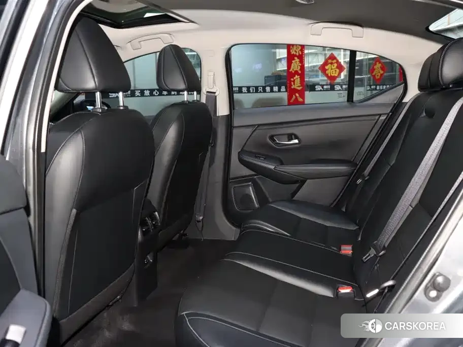 Nissan Xuan Yi 2023 Silver/gray из Китая, фото 5