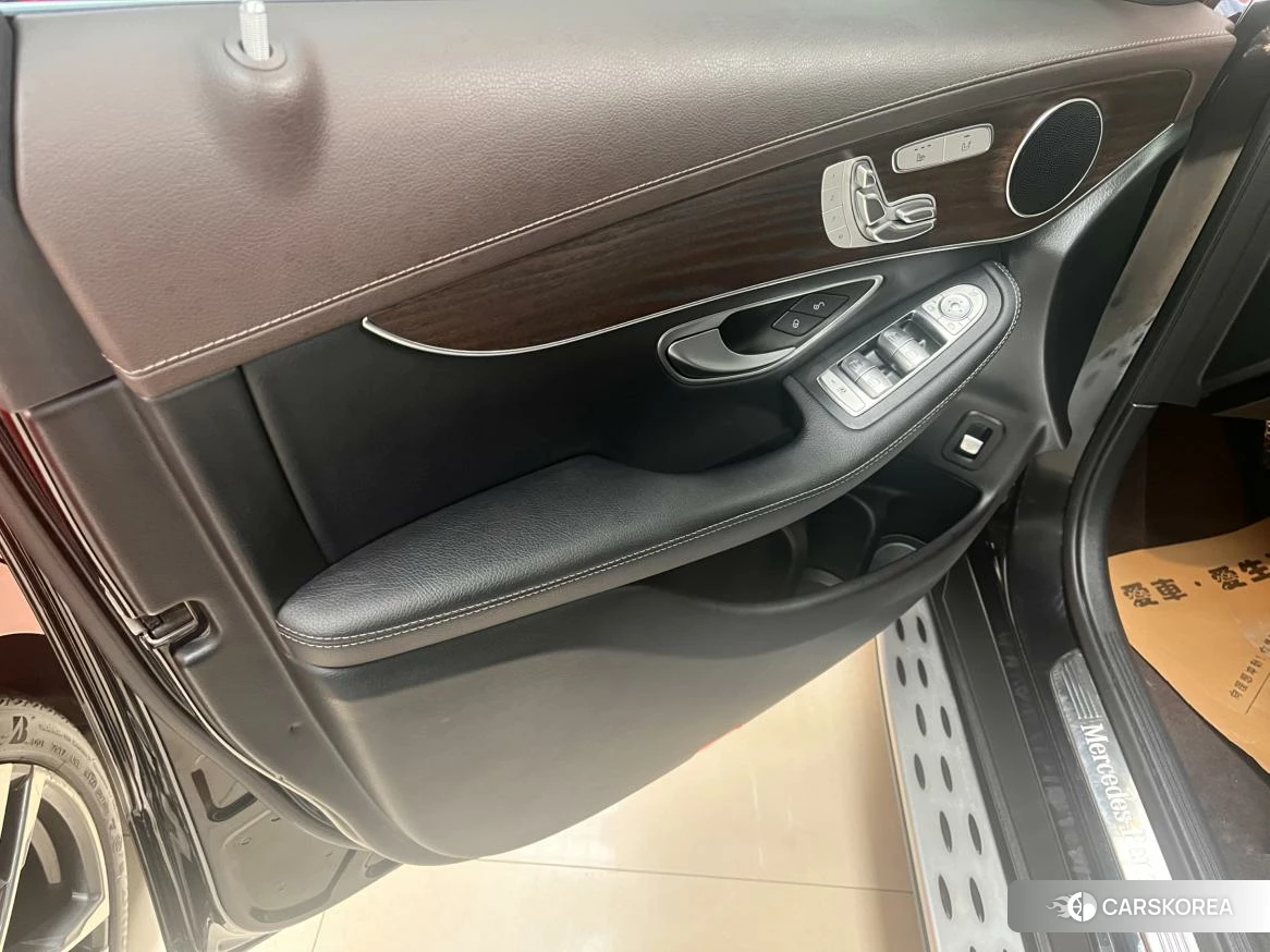 Mercedes-Benz GLC 2021 Черный из Китая, фото 5