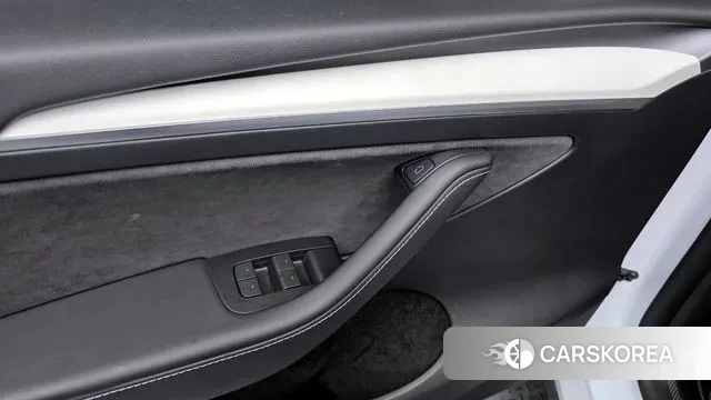 Tesla Model Y 2023 Белый из Кореи, фото 5