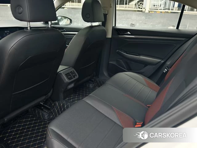 Volkswagen Bora 2022 Белый из Китая, фото 5