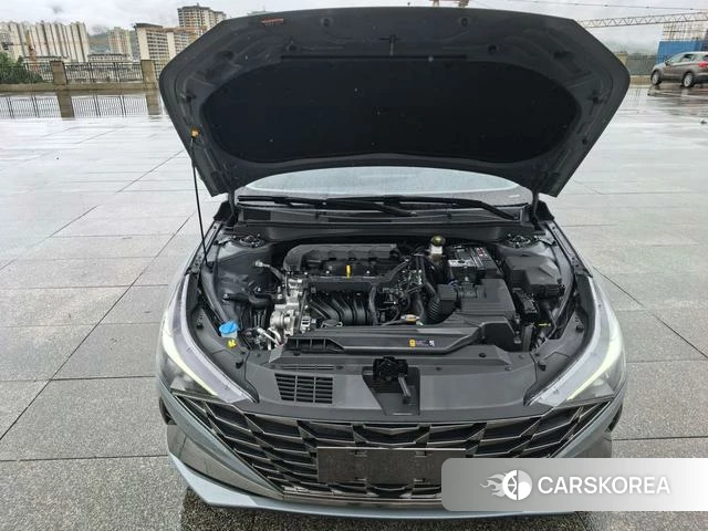 Hyundai Elantra 2022 Серебристо-серый из Китая, фото 5