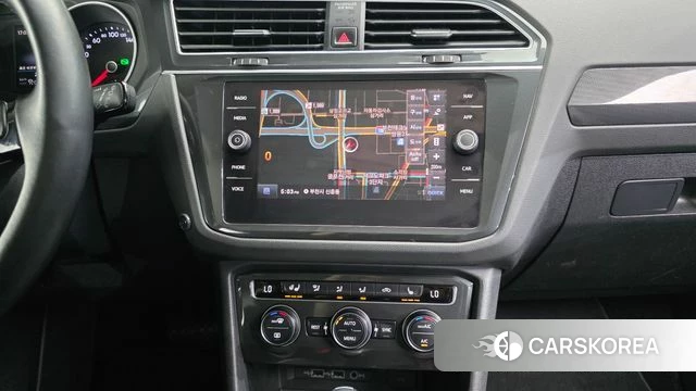 Volkswagen Tiguan second Generation 2020 Белый из Кореи, фото 5