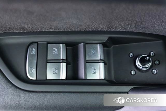 Audi Q5L Sportback 2024 Белый из Китая, фото 5