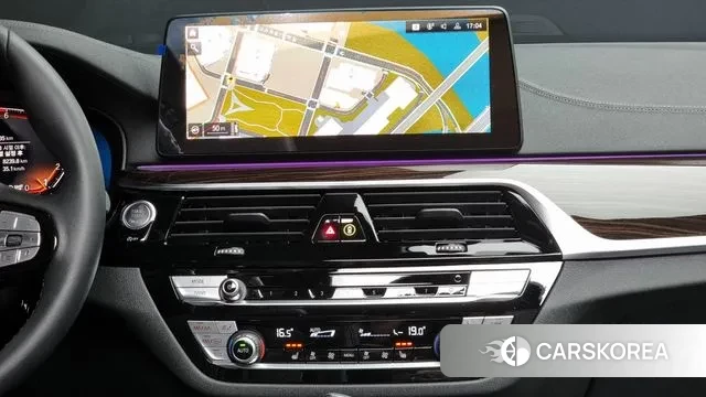 BMW 5 Series (G30) 2023 Белый из Кореи, фото 5