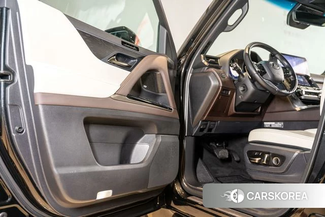 Lexus LX 2025 Черный из Китая, фото 5
