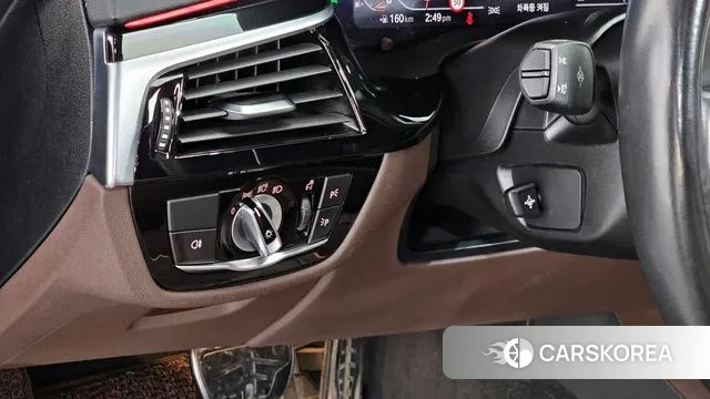 BMW 5 Series (G30) 2021 Синий из Кореи, фото 5