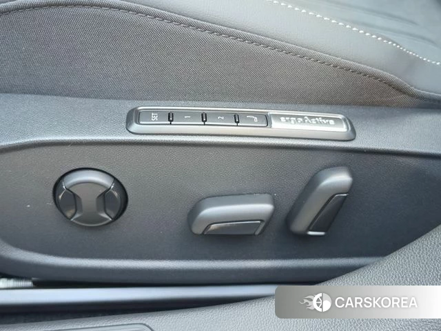 Volkswagen Golf 8th Generation 2026 Серебристо-серый из Кореи, фото 5