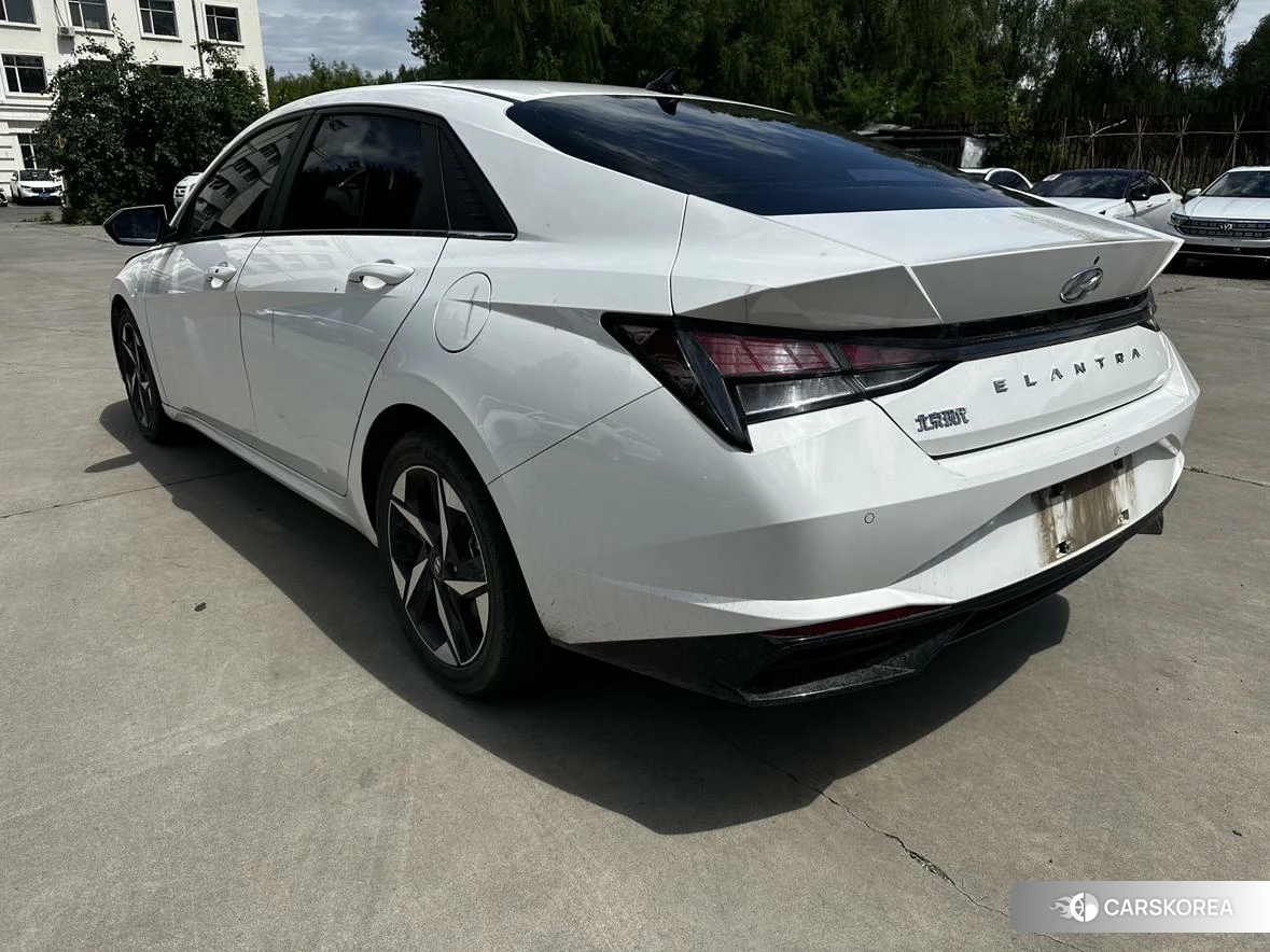 Hyundai Elantra 2022 Белый из Китая, фото 5