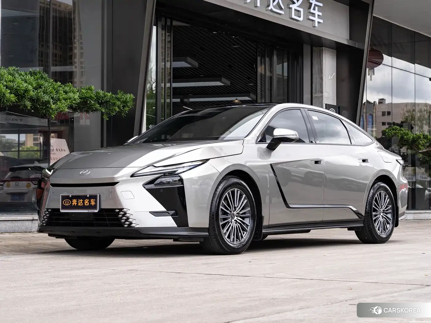Lexus ES 2026 Silver/gray из Китая, фото 5