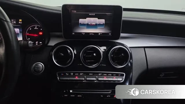 Mercedes-Benz C-Class W205 2018 Белый из Кореи, фото 5