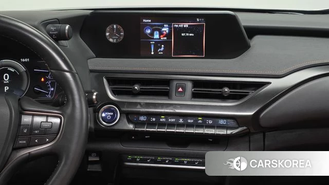Lexus UX250h 2020 Серый из Кореи, фото 5
