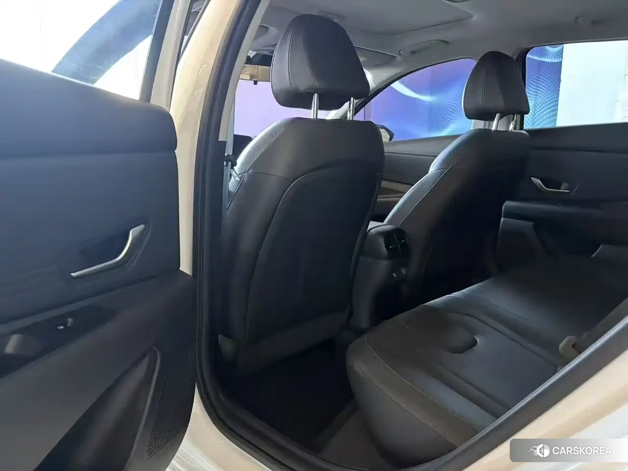 Hyundai Elantra 2023 Белый из Китая, фото 5