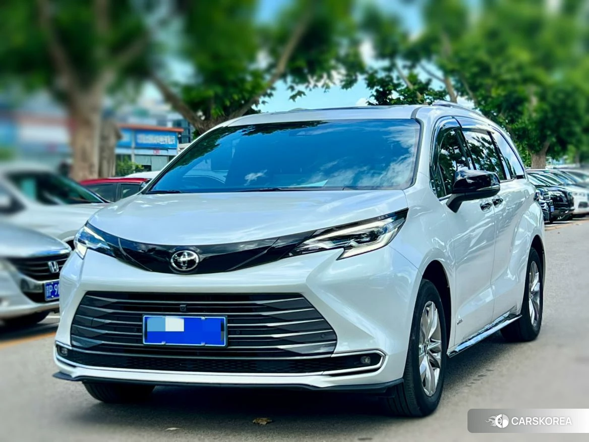 Toyota Saina 2024 Белый из Китая, фото 5