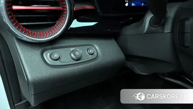 Chevrolet (GM Daewoo) Trax Crossover 2023 Белый из Кореи, фото 5