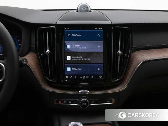 Volvo XC60 second Generation 2025 Белый из Кореи, фото 5