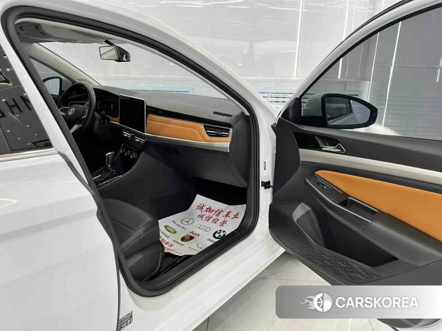 Volkswagen Bora 2023 Белый из Китая, фото 5