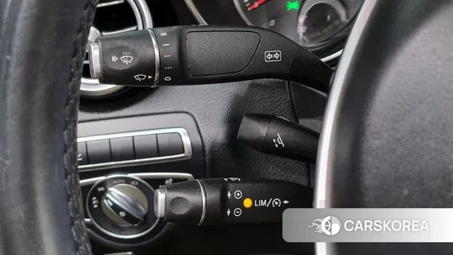 Mercedes-Benz C-Class W205 2018 Белый из Кореи, фото 5