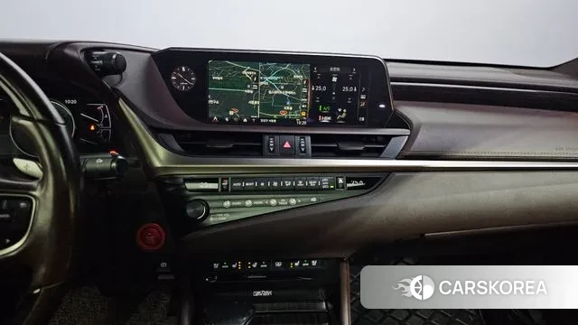 Lexus ES300h 7th generation 2019 Серебристо-серый из Кореи, фото 5