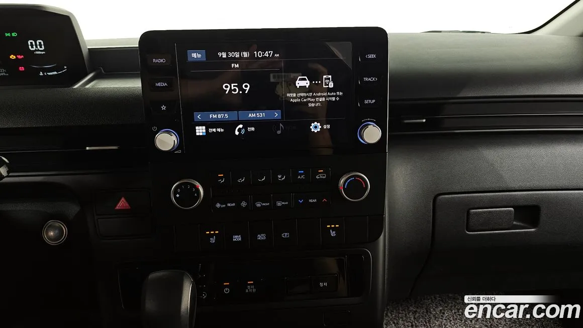 Hyundai Staria 2023 Желтый из Кореи, фото 5