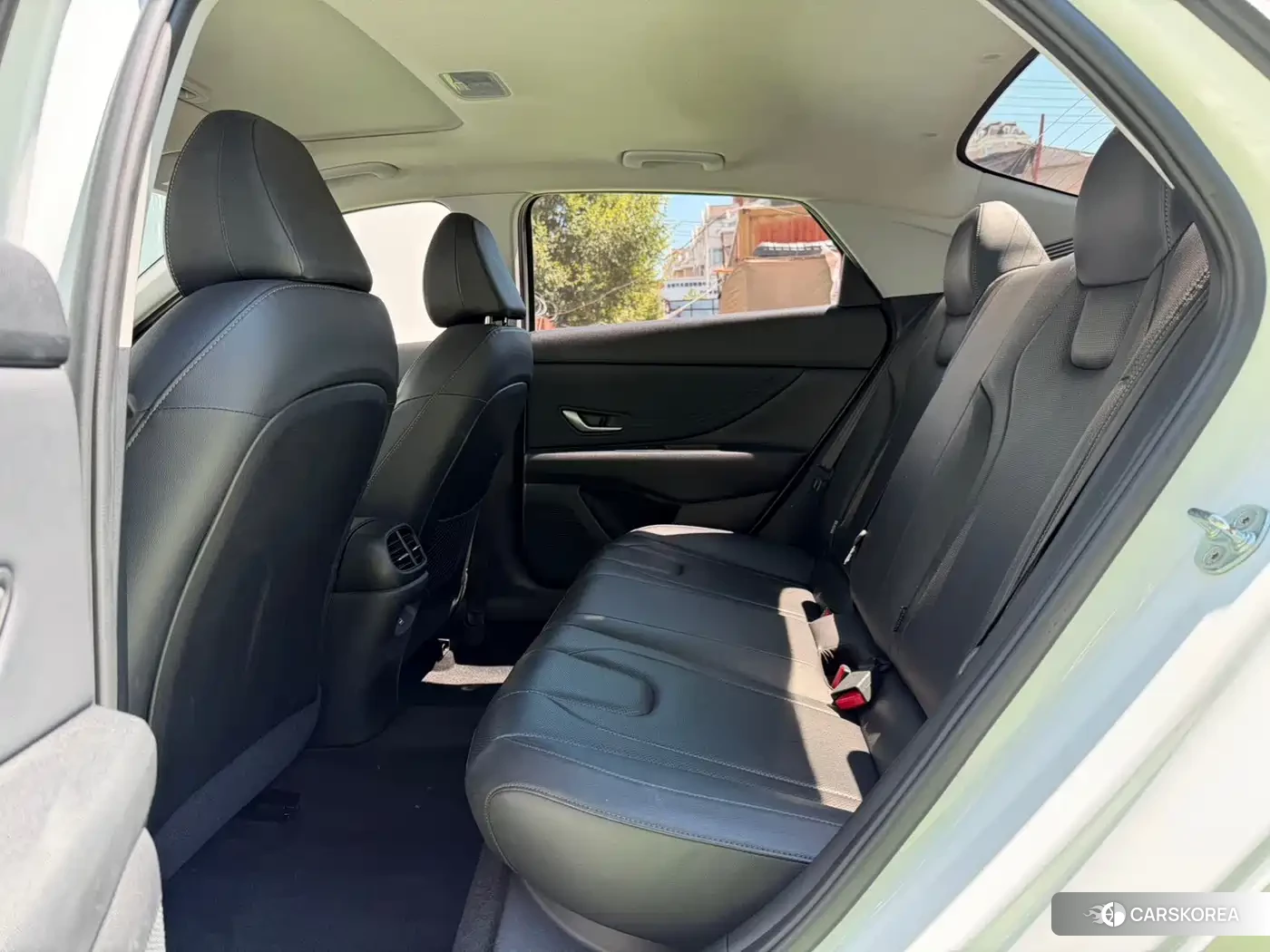 Hyundai Elantra 2023 Белый из Китая, фото 6