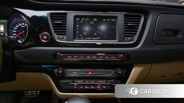 Kia The New Carnival 2019 Белый из Кореи, фото 5