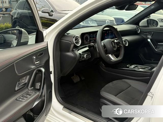 Mercedes-Benz Class A 2025 Белый из Китая, фото 5