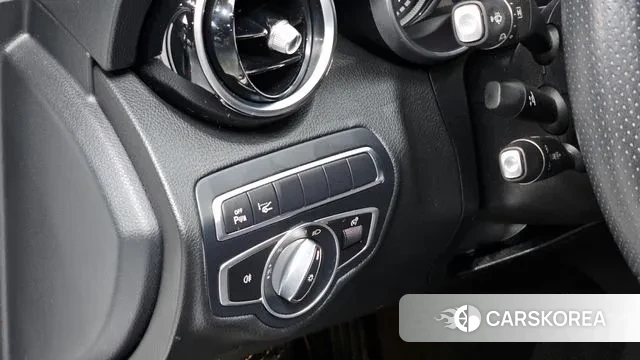 Mercedes-Benz C-Class W205 2018 Белый из Кореи, фото 5