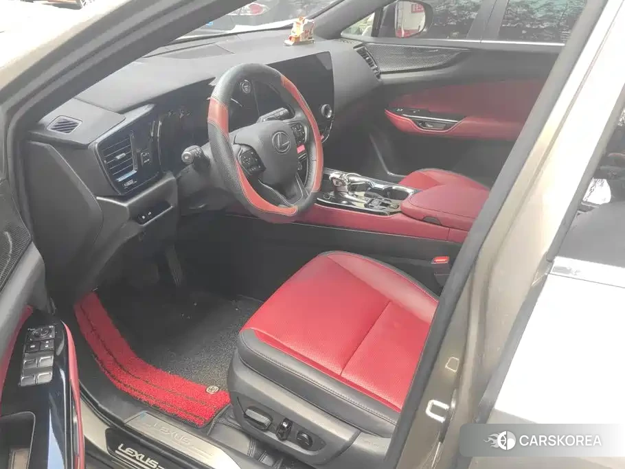 Lexus NX 2024 Silver/gray из Китая, фото 5