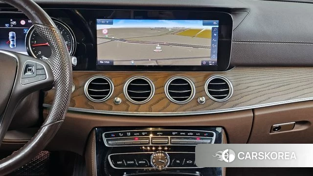 Mercedes-Benz E-Class W213 2018 Черный из Кореи, фото 5