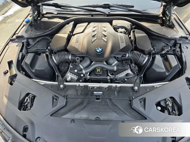 BMW 8 Series (G15) 2022 Темно-зеленый из Кореи, фото 5