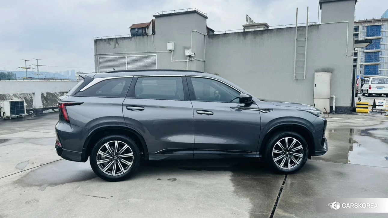 Chang'an CS75 PLUS 2024 Темно-серый из Китая, фото 5