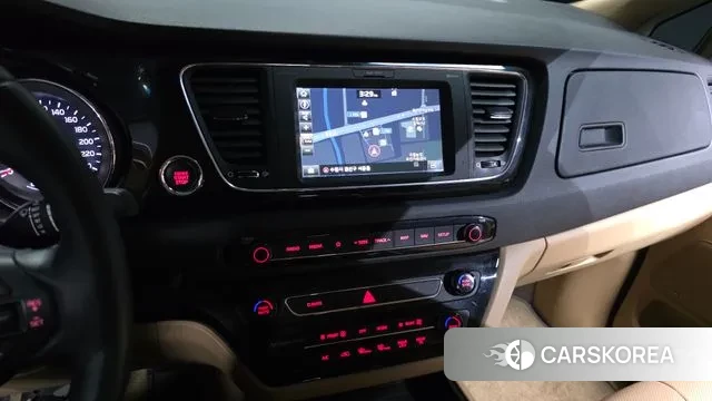 Kia The New Carnival 2018 Белый из Кореи, фото 5