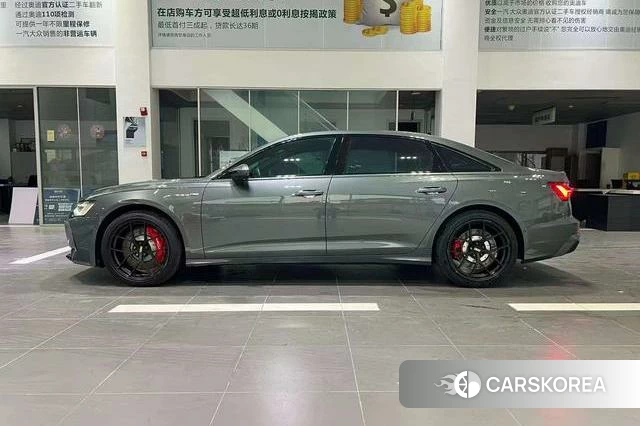 Audi A6L 2022 Темно-серый из Китая, фото 5