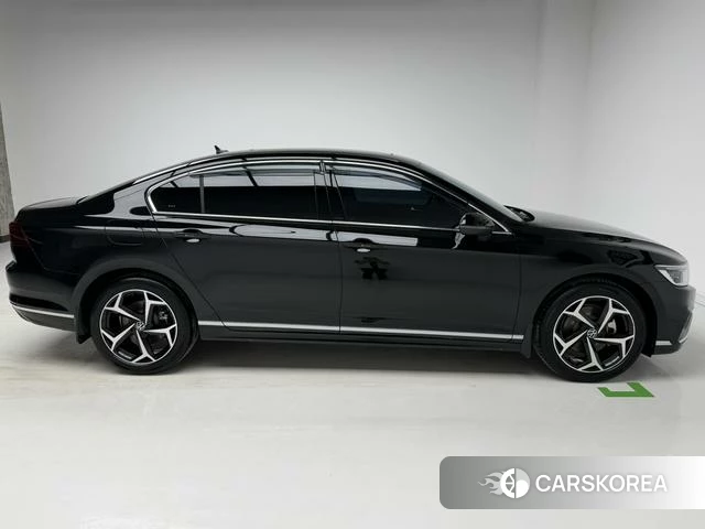 Volkswagen Magotan 2026 Черный из Китая, фото 5