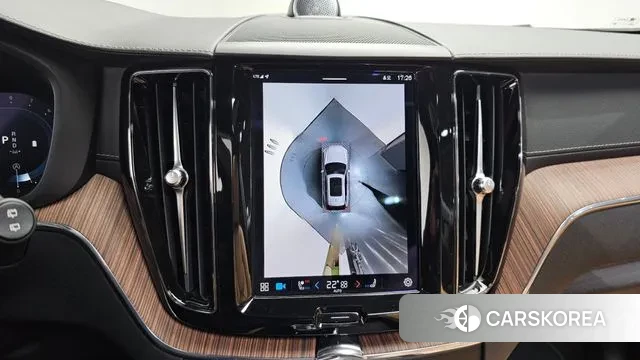 Volvo XC60 second Generation 2023 Белый из Кореи, фото 5