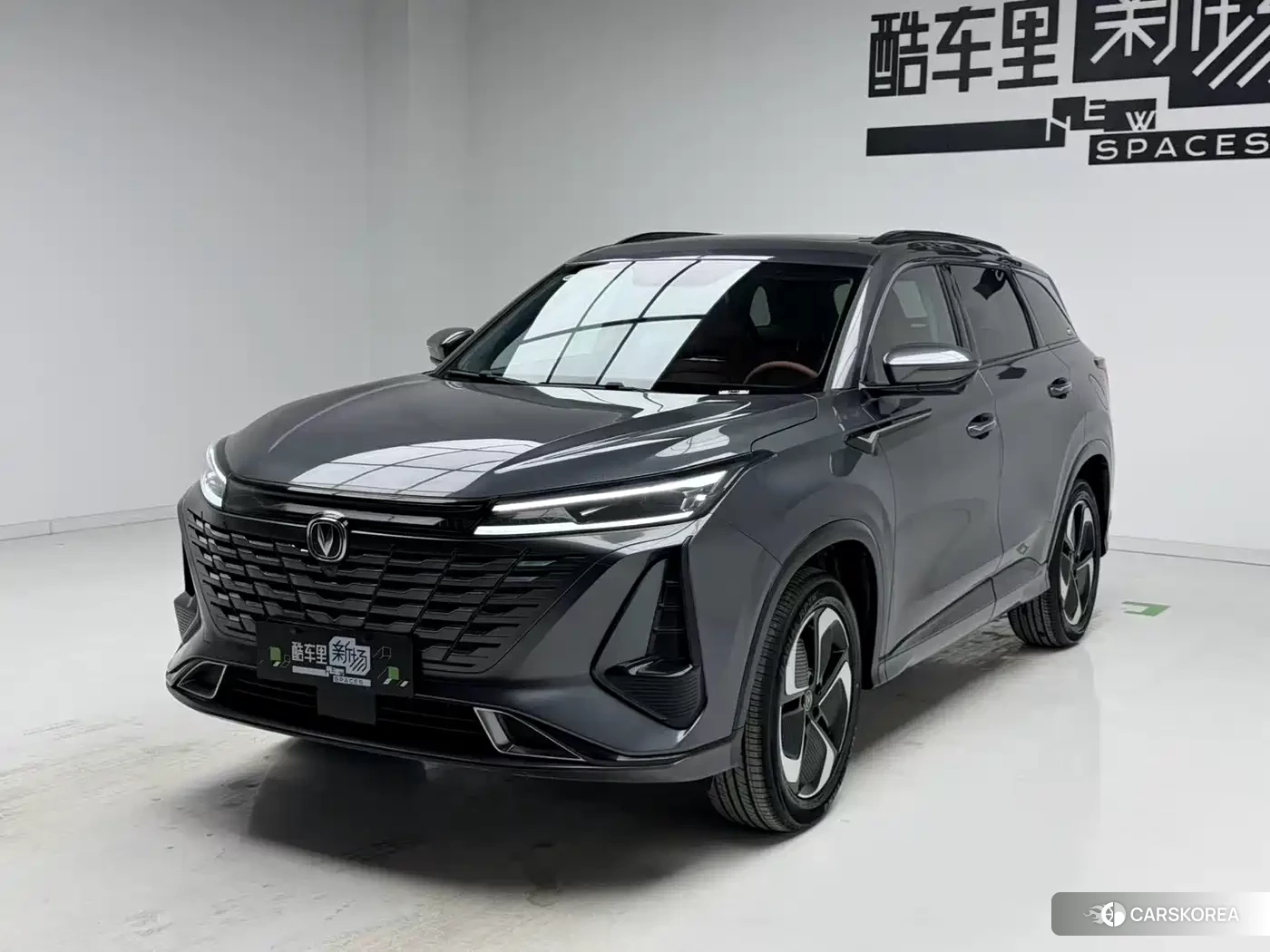 Chang'an CS75 PLUS Smart iDD 2026 Silver/gray из Китая, фото 5