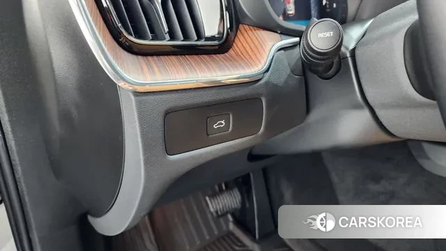 Volvo XC60 second Generation 2025 Белый из Кореи, фото 5