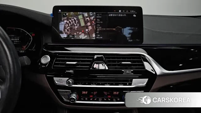 BMW 5 Series (G30) 2021 Белый из Кореи, фото 5