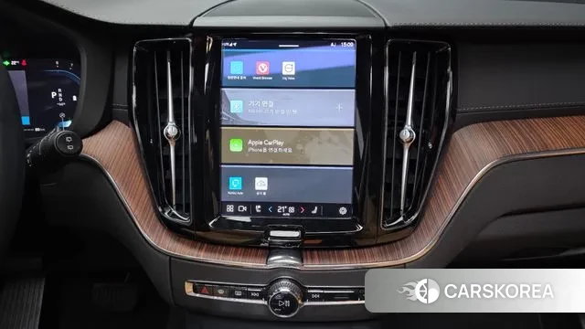 Volvo XC60 second Generation 2023 Белый из Кореи, фото 5