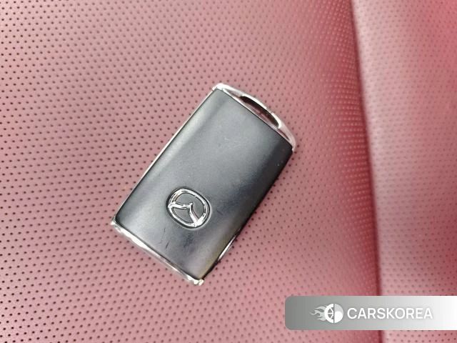 Mazda 3 Angkesaila 2023 Белый из Китая, фото 5