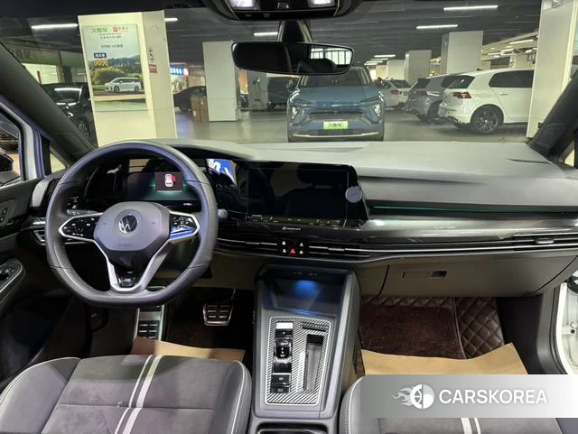 Volkswagen Golf 2023 Белый из Китая, фото 5