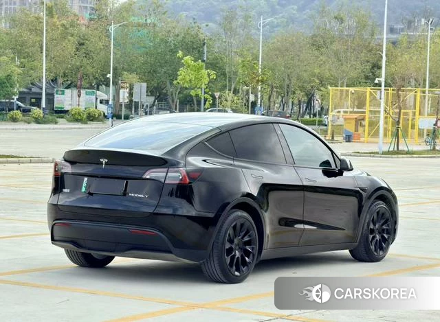 Tesla Model Y 2022 Черный из Китая, фото 5