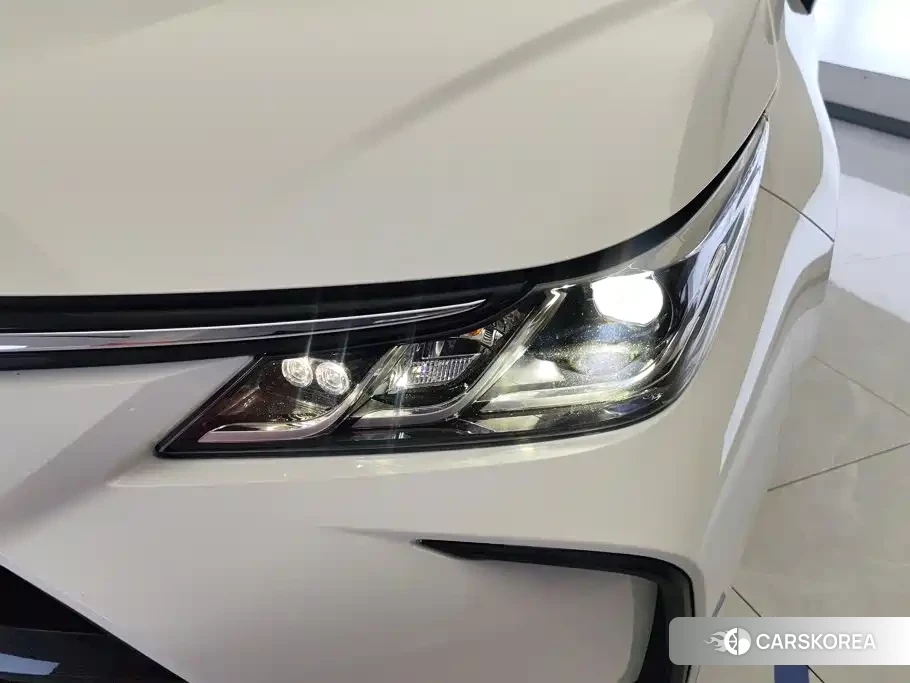 Toyota Corolla 2023 Белый из Китая, фото 5