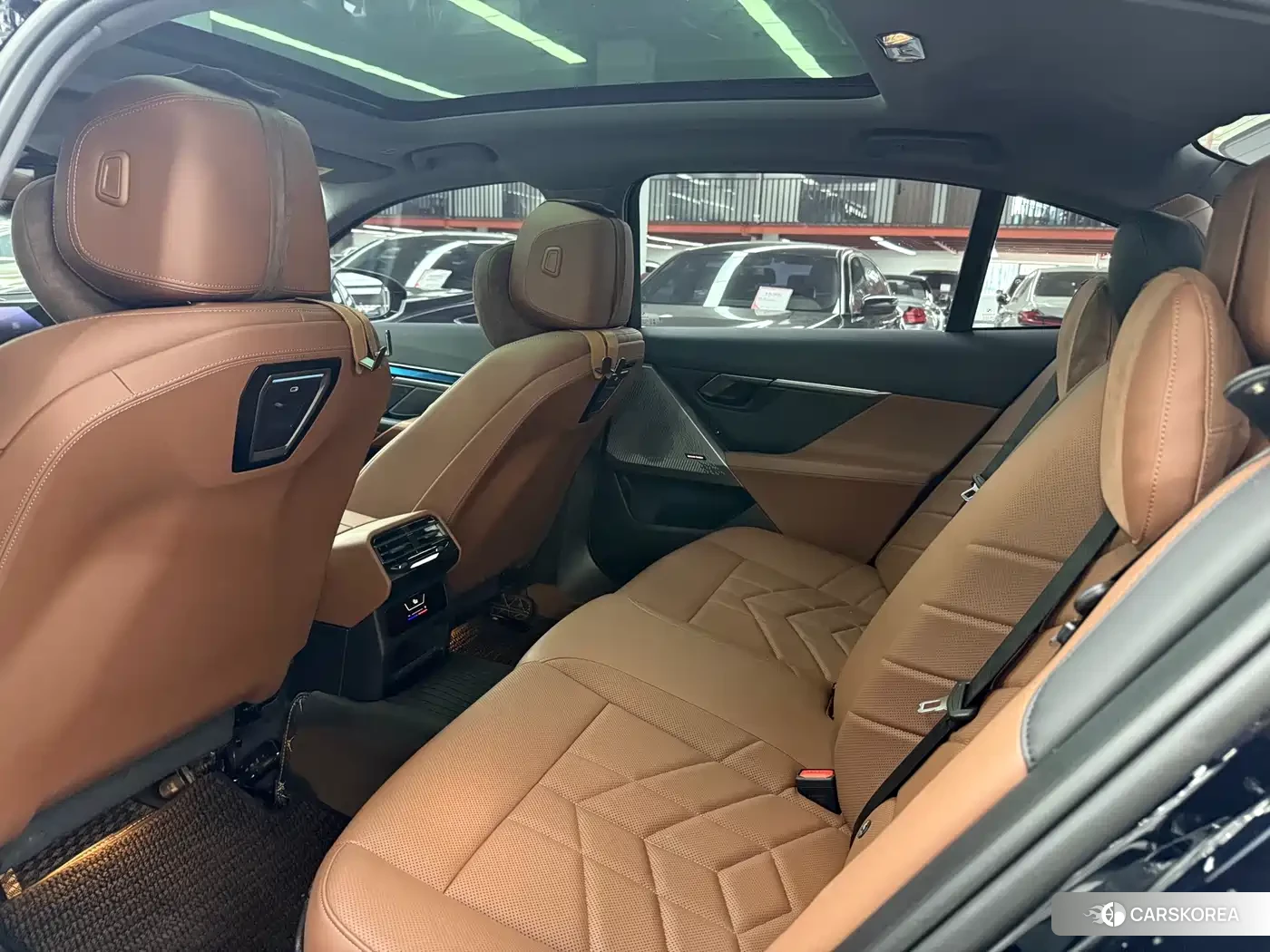 BMW 5 series 2026 Черный из Китая, фото 5