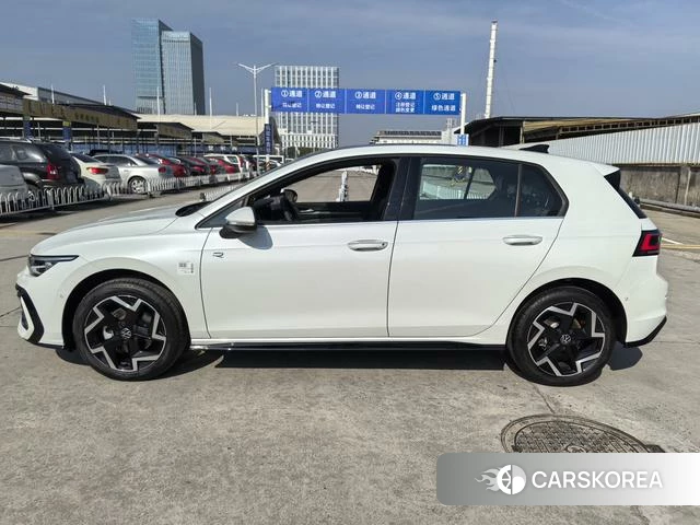 Volkswagen Golf 2025 Белый из Китая, фото 5