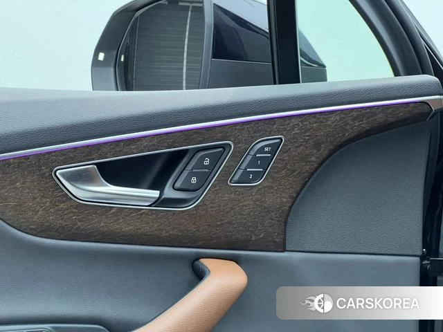 Audi Q7 2021 Черный из Китая, фото 5