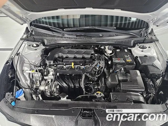 Hyundai Avante (CN7) 2021 Серебристо-серый из Кореи, фото 5